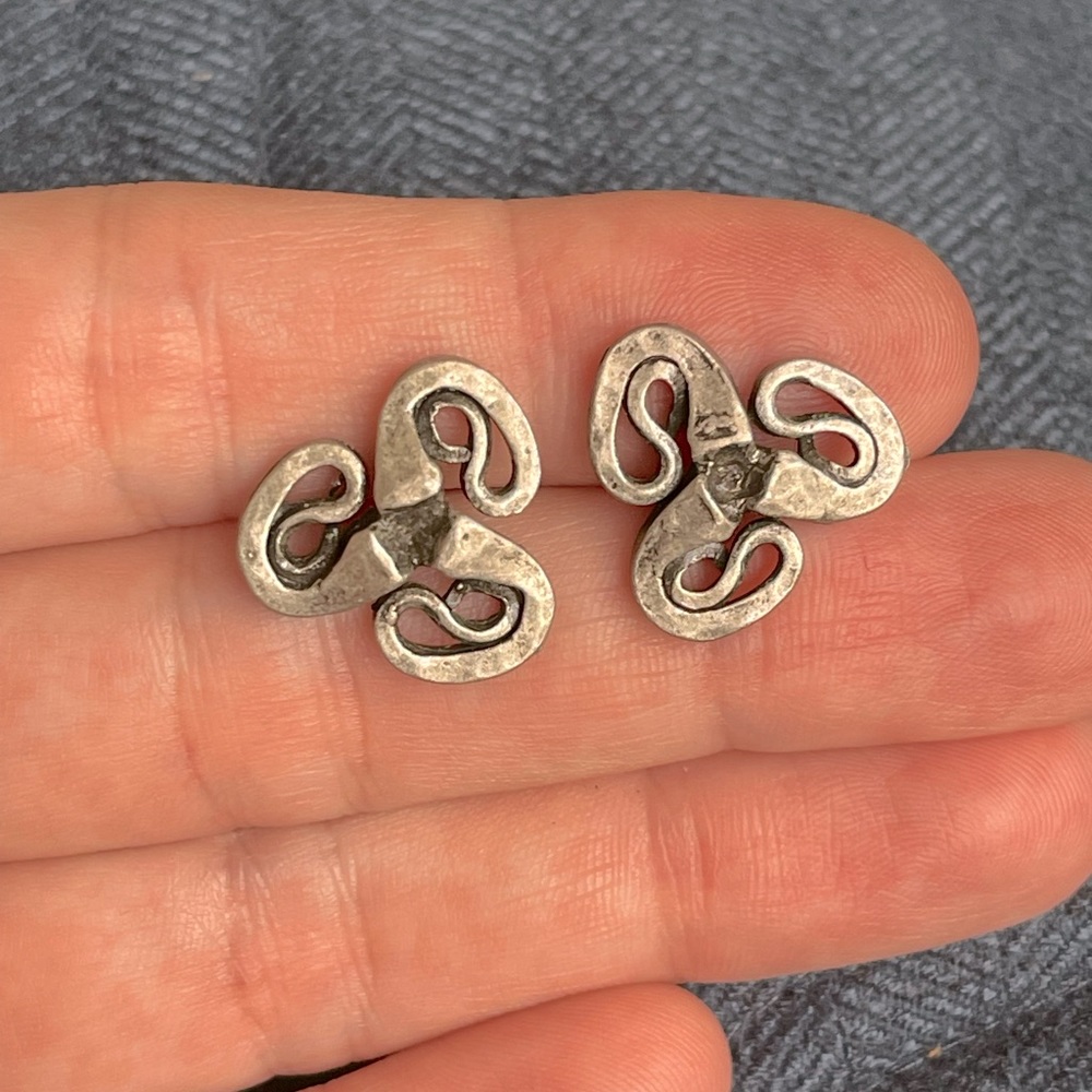 Vintage silver tone triskele stud earrings perfect condition nice weight